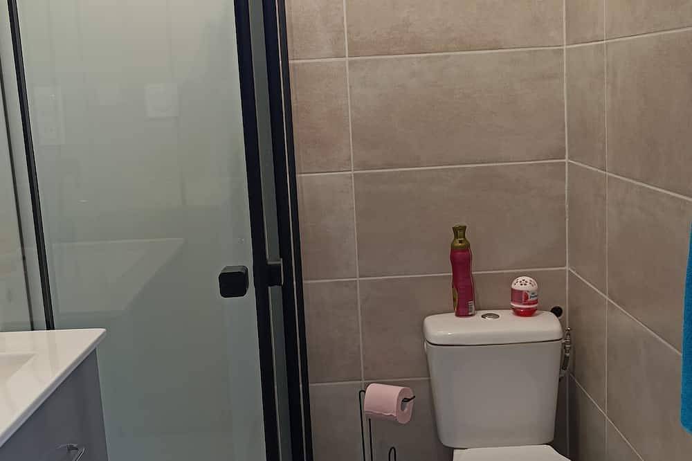 Ganze Wohnung, 🌿 Air-conditioned studio with a terrace – Between Cassis, Marseille, and the Calanques in Carnoux-en-Provence, Mittelmeerküste (Frankreich)