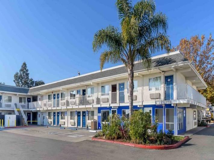 Ganze Wohnung, 1 Doppelbett | Barrierefrei/Badewanne in Hayward (CA), Silicon Valley