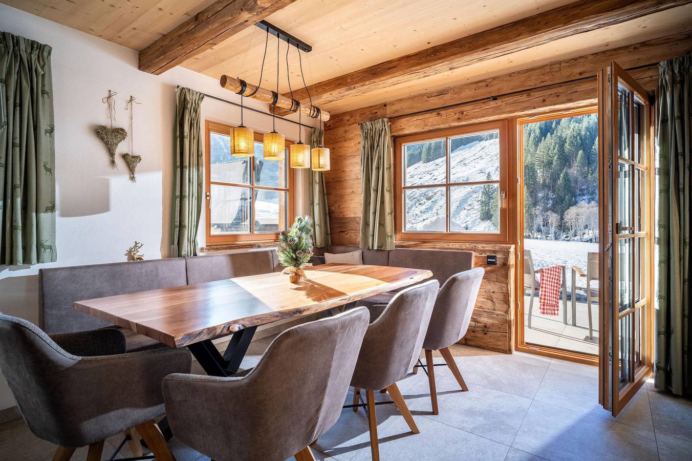 Ganze Ferienwohnung, Chalet Heualm in Hopfgarten im Brixental, Bezirk Kitzbühel
