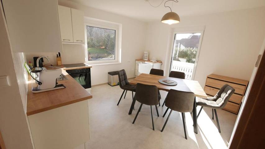 Ferienwohnung für 6 Personen, mit Balkon und Terrasse sowie Garten und Ausblick