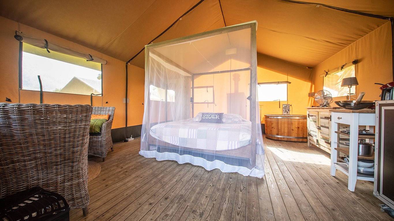 Erfgoed Bossem - Stoer Lodgetent Twin Hottub in Twente