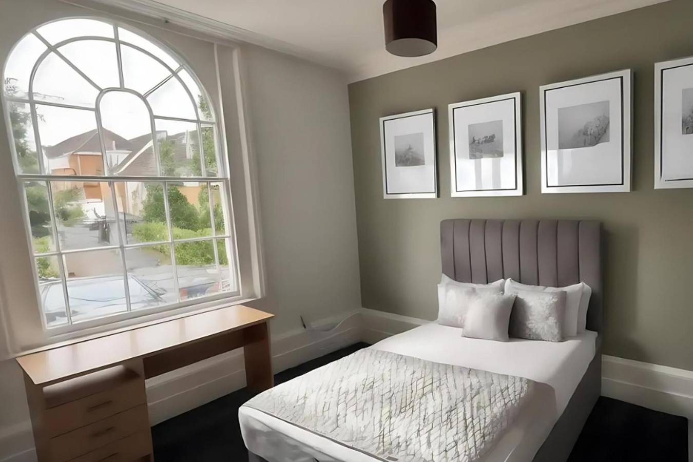 Holiday Letting for 5 People in Reading, North Wessex Downs