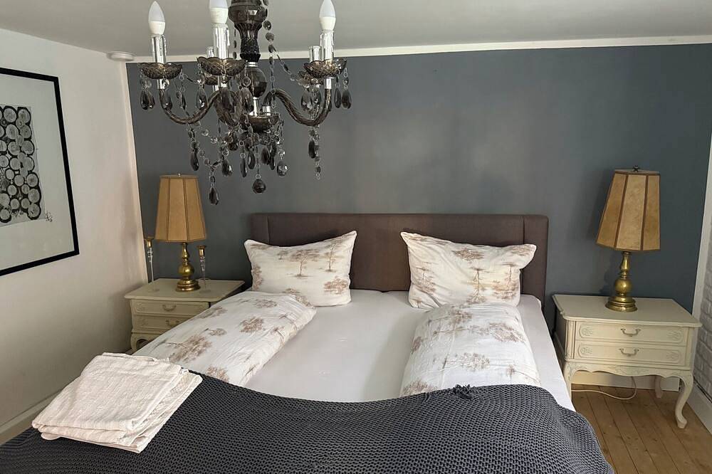 Ganze Wohnung, Deluxe Appartment mit drei Schlafzimmern und seperater Küche in Rothenburg ob der Tauber, Taubertal