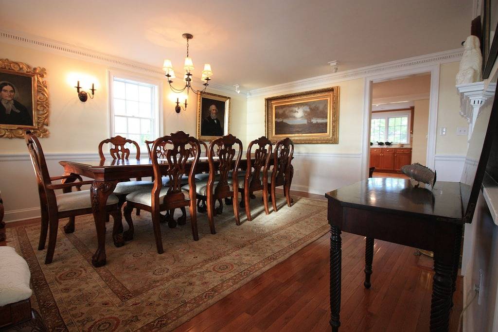 Spektakuläres Haus und Cottage direkt am Meer - privater Strand und 925 'Uferpromenade. in Kittery, York County