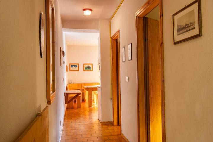 Gîte pour 9 personnes, avec terrasse et vue, animaux acceptés à Riolunato - 4