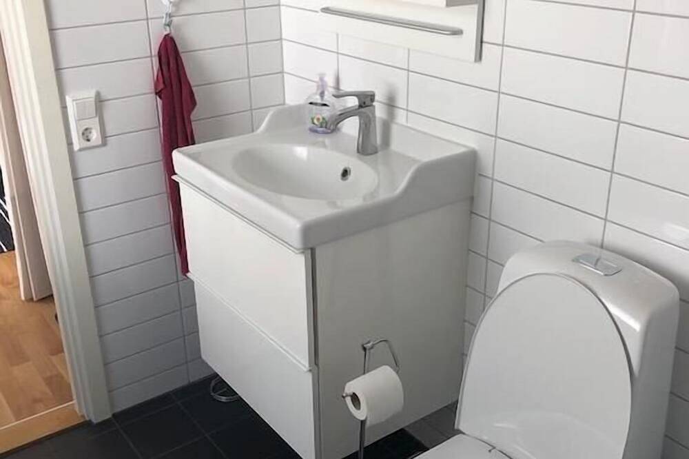 Amazing home in Torslanda with 2 Bedrooms and Wifi in Göteborg, Västergötland