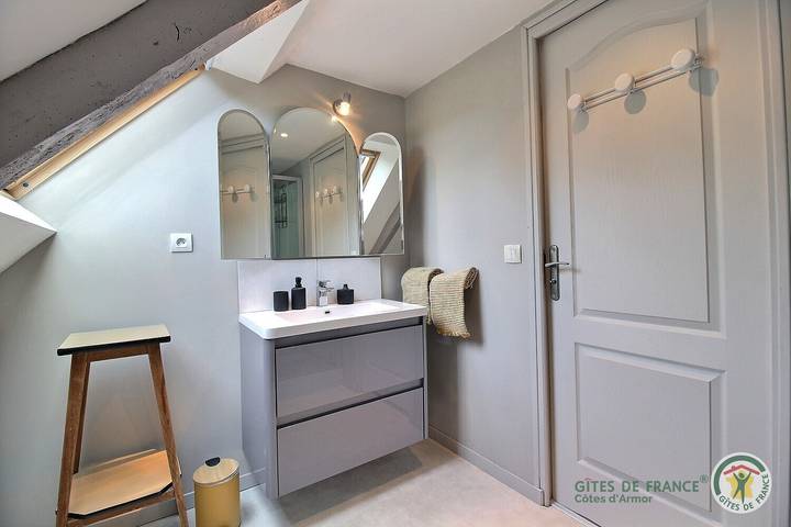 Gîte pour 6 personnes, avec jardin et terrasse à Langoat - 3