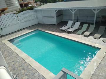 Cottage pour 4 personnes, avec bassin pour enfant et piscine ainsi que jacuzzi et jardin à Petit-Canal