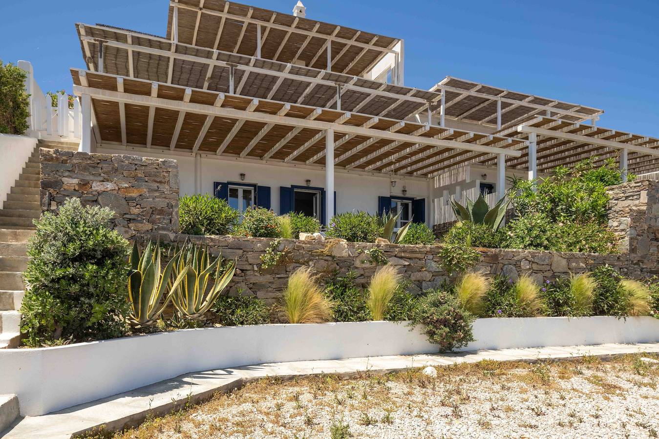 Appartamento intero, Appartamento 'Blue House Agios Sostis' con Vista Mare, Terrazza Privata e Aria Condizionata in Cicladi