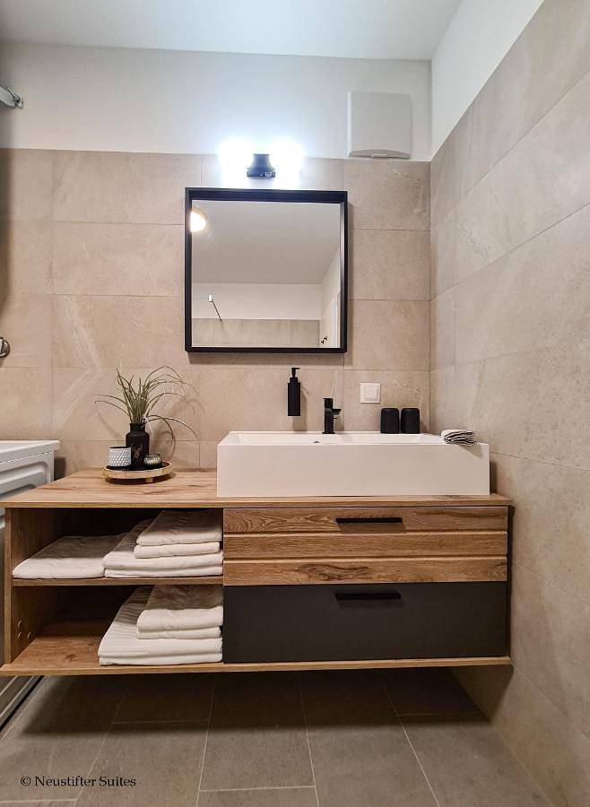 Ganze Wohnung, St Antoni Suite2 Stilvolle Ferienwohnung mit Parkplatz in Eisenstadt in Eisenstadt, Leithaberg
