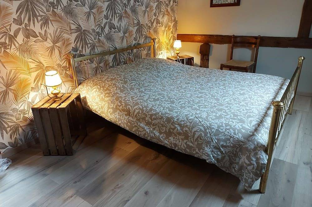 Renovated farmhouse in the northern Vosges near Niederbronn les Bains. in Dambach, Alsacia del Norte