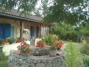 Gîte pour 4 personnes, avec jardin et vue à Concots