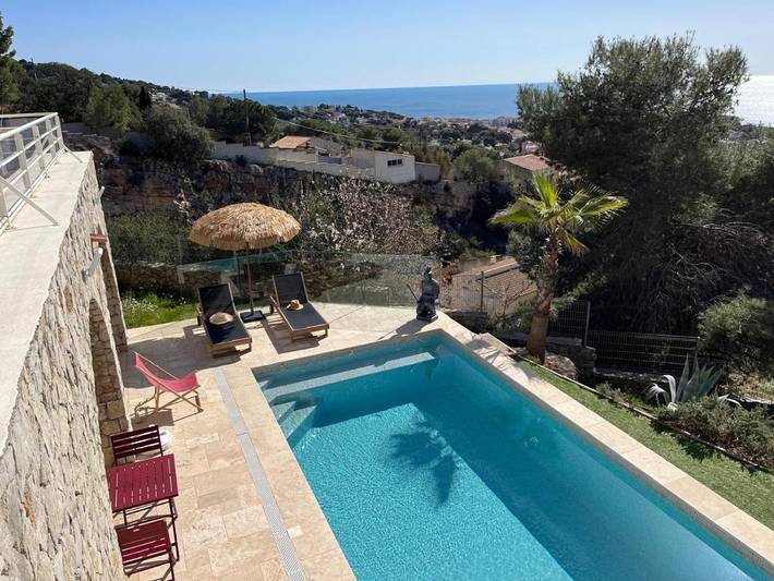 Cottage pour 12 personnes, avec jardin ainsi que vue et piscine dans Parc Des Pierres Blanches Sete