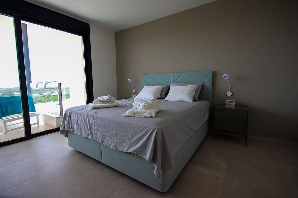Entire apartment, Luxury south facing 3 bedroom apartment in Las Colinas Golf in Orihuela, Costa Blanca