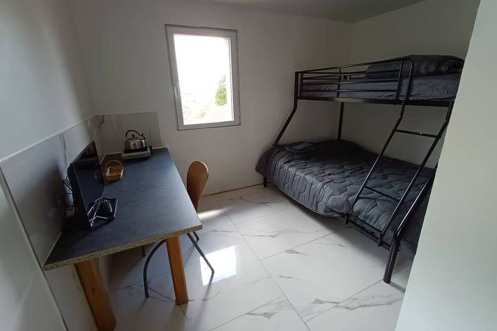 Gîte pour 3 personnes, avec jardin et terrasse, animaux acceptés dans L'Hôpital-du-Grosbois - 2