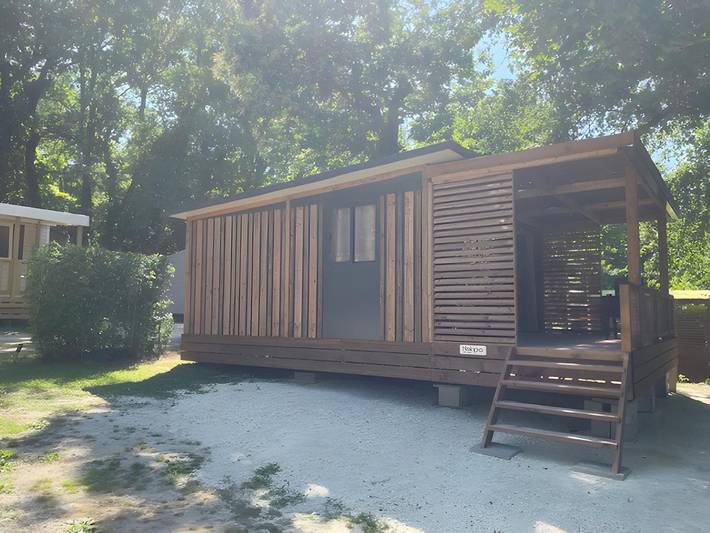 Chalet pour 6 personnes, avec terrasse et piscine