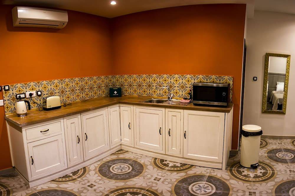 \"Superior Double Bedroom with Street View\" @ Casa Azzopardi in Rabat (Malta), Malta Island