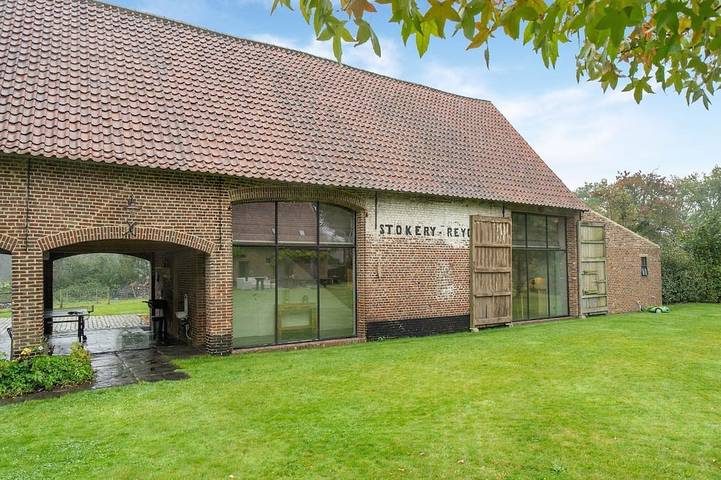Ferienhaus für 8 Personen, mit Garten und Pool sowie Sauna