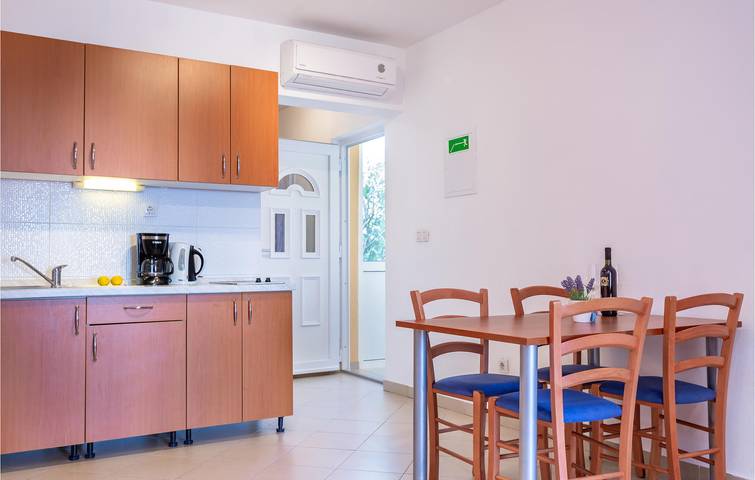 Ferienwohnung für 4 Personen, mit Terrasse in Baska Voda - 4