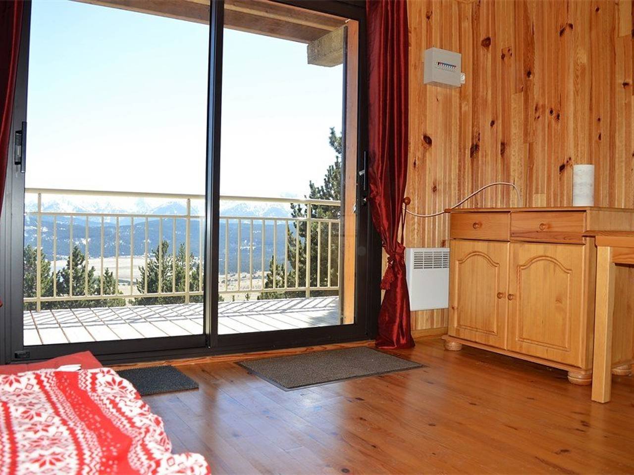 Cálida planta baja de chalet con balcón y 1 habitación in Les Angles, Parque Natural Regional de los Pirineos Catalanes