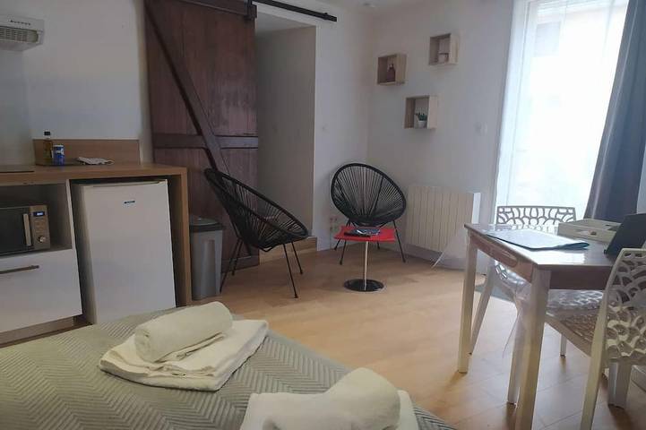 Entire apartment, Poterne du Tricot - Studio - 20m² - Maximum 2 Personnes in Guérande, Côte d'Amour