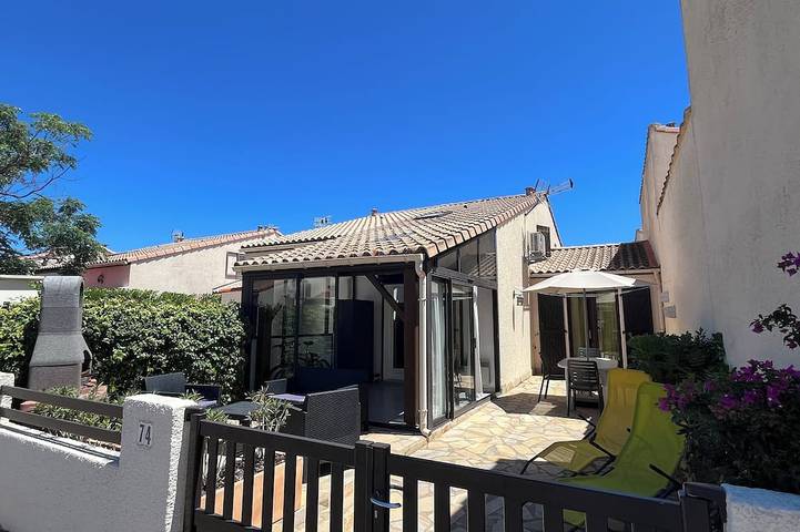 Villa pour 6 personnes, avec balcon et piscine dans Saint-Cyprien-Plage