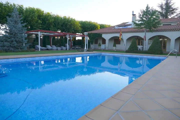 Villa für 11 Personen, mit Garten und Sauna sowie Ausblick und Pool - 1