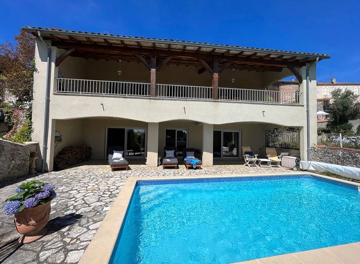 Gîte pour 6 personnes, avec piscine à Penne-d'Agenais