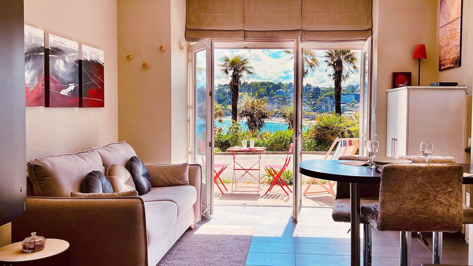 Appartement entier, Rêve de Bretagne à Perros-Guirec – Vue mer, terrasse privée, idéal télétravail – Wi-Fi haut débit in Perros-Guirec, Côte de Granit Rose