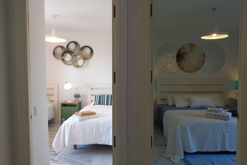 Villa in Frontlinie mit Garten, Grill, ideale Familien .. in La Chullera, Manilva