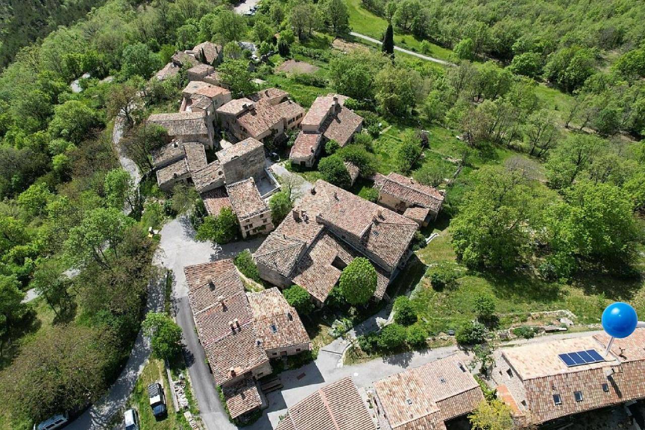 Double Room with Private Bathroom in Castellane, Parc naturel régional du Verdon