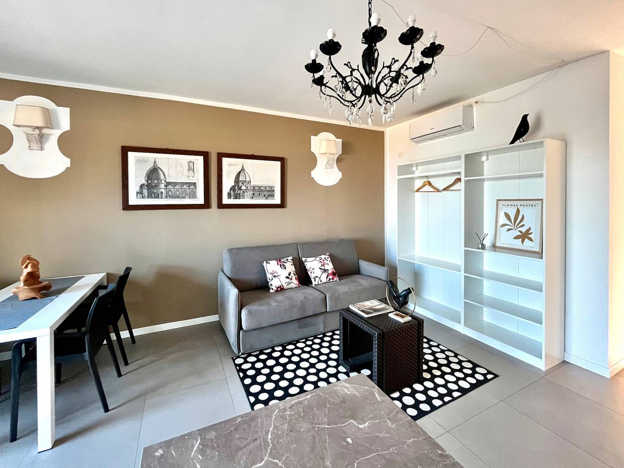 Ganze Wohnung, „Panoramic Apartment“ mit Seeblick, Wlan und Klimaanlage in Padenghe sul Garda, Gardasee-Berge