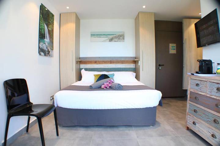 Chambre d’hôte pour 2 personnes, avec jardin et vue ainsi que bassin pour enfant et piscine en Guadeloupe - 4