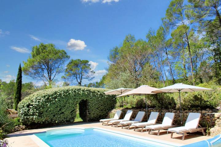 Gîte pour 6 personnes, avec piscine, adapté aux familles à Saint-Antonin-du-Var - 3