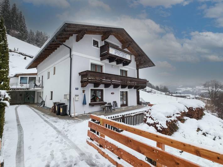 Ferienwohnung für 8 Personen, mit Balkon und Garten in Zell am See