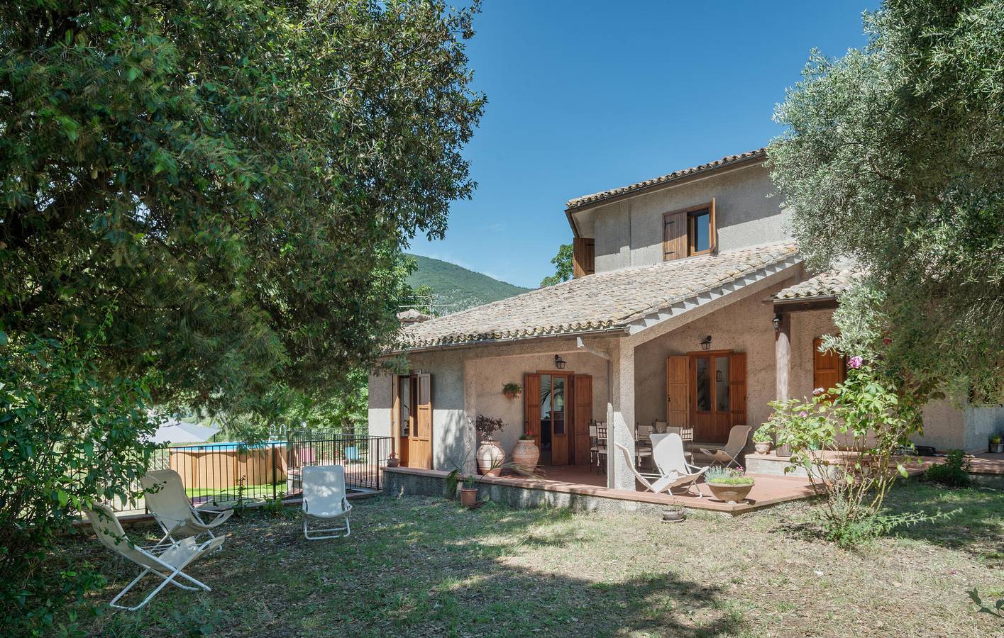Gemütliche 2-Zimmer-Wohnung mit Pool und Garten in der Nähe des Stadtzentrums von Configni in Cottanello, Rieti Provinz