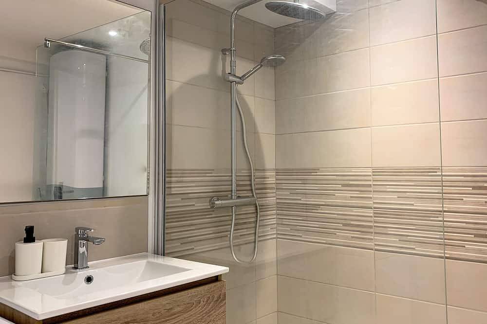 Ganze Wohnung, ★ Cozy nest ★ Historic center in Buxy, Region Chalon-sur-Saône