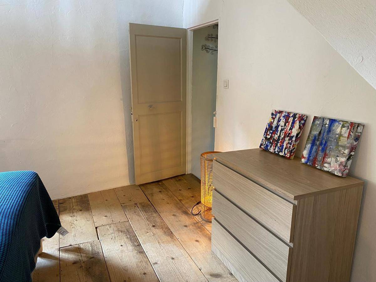 Appartement entier, One-Bedroom Apartment in Lussan, Région de Nîmes