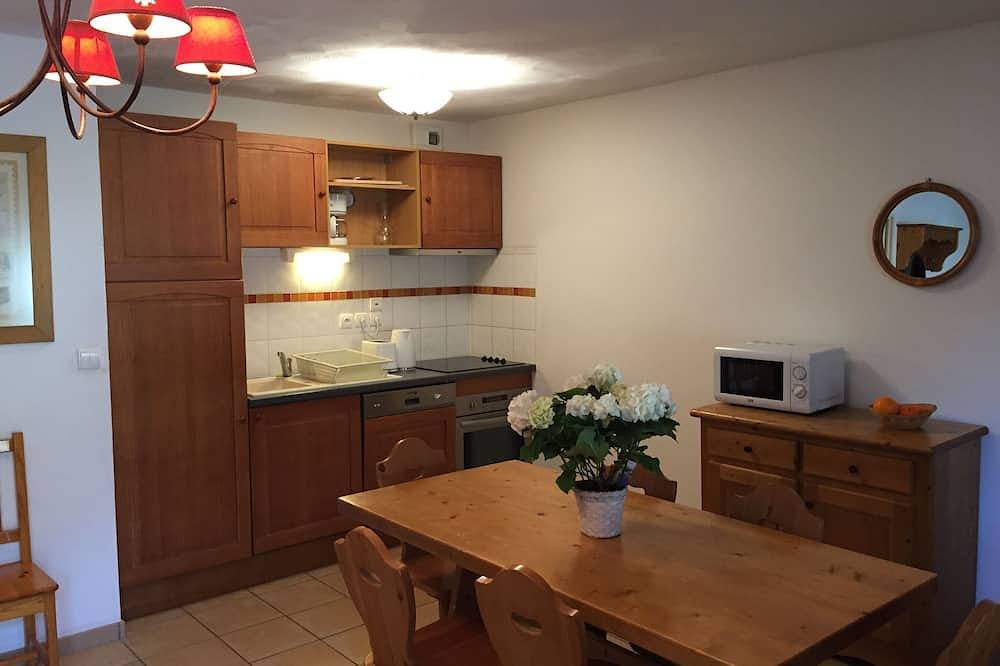 Entire apartment, Duplex apartment 6 people - Saint Lary -Interior swimming pool in Vielle-Aure, Pyrenees National Park