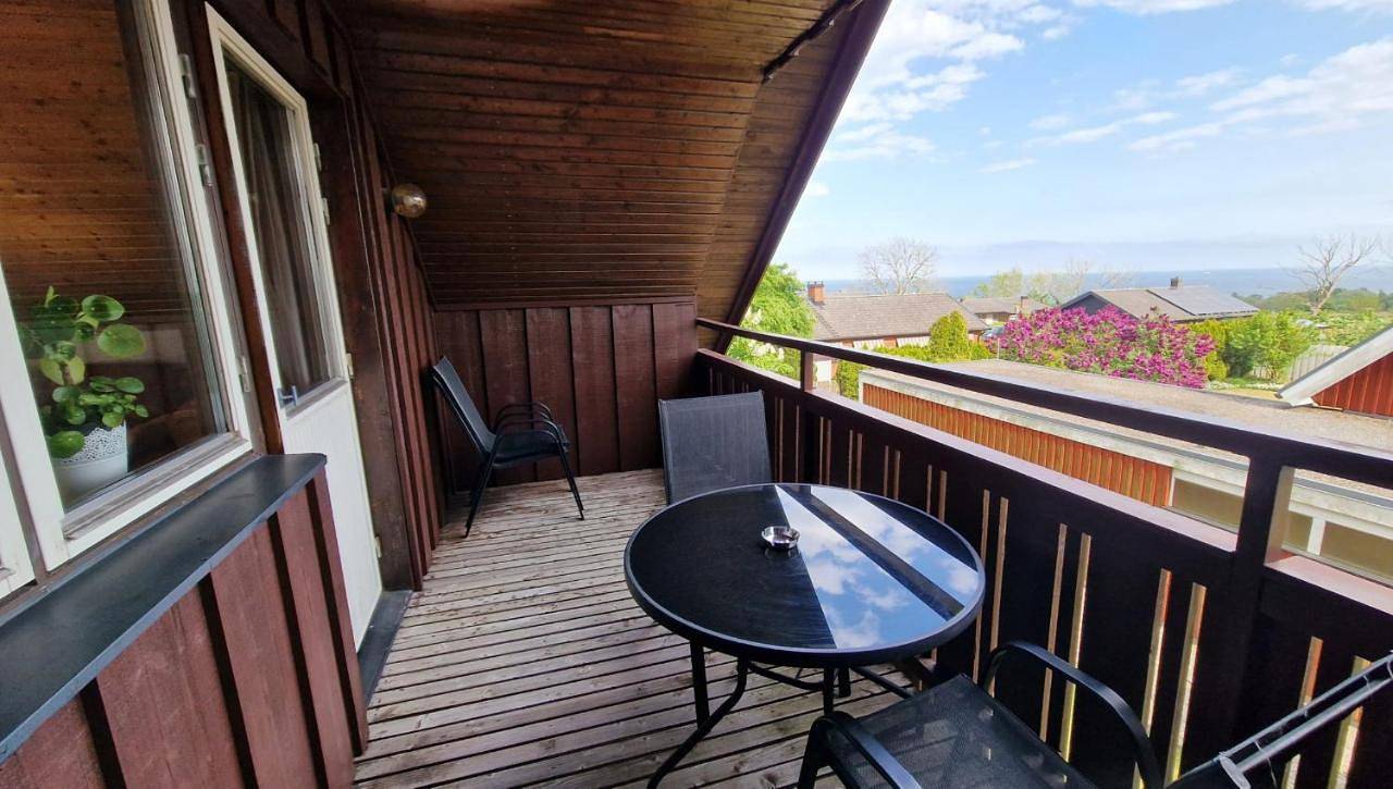 Hel lägenhet, Two-Bedroom Apartment in Simrishamn, Österlen