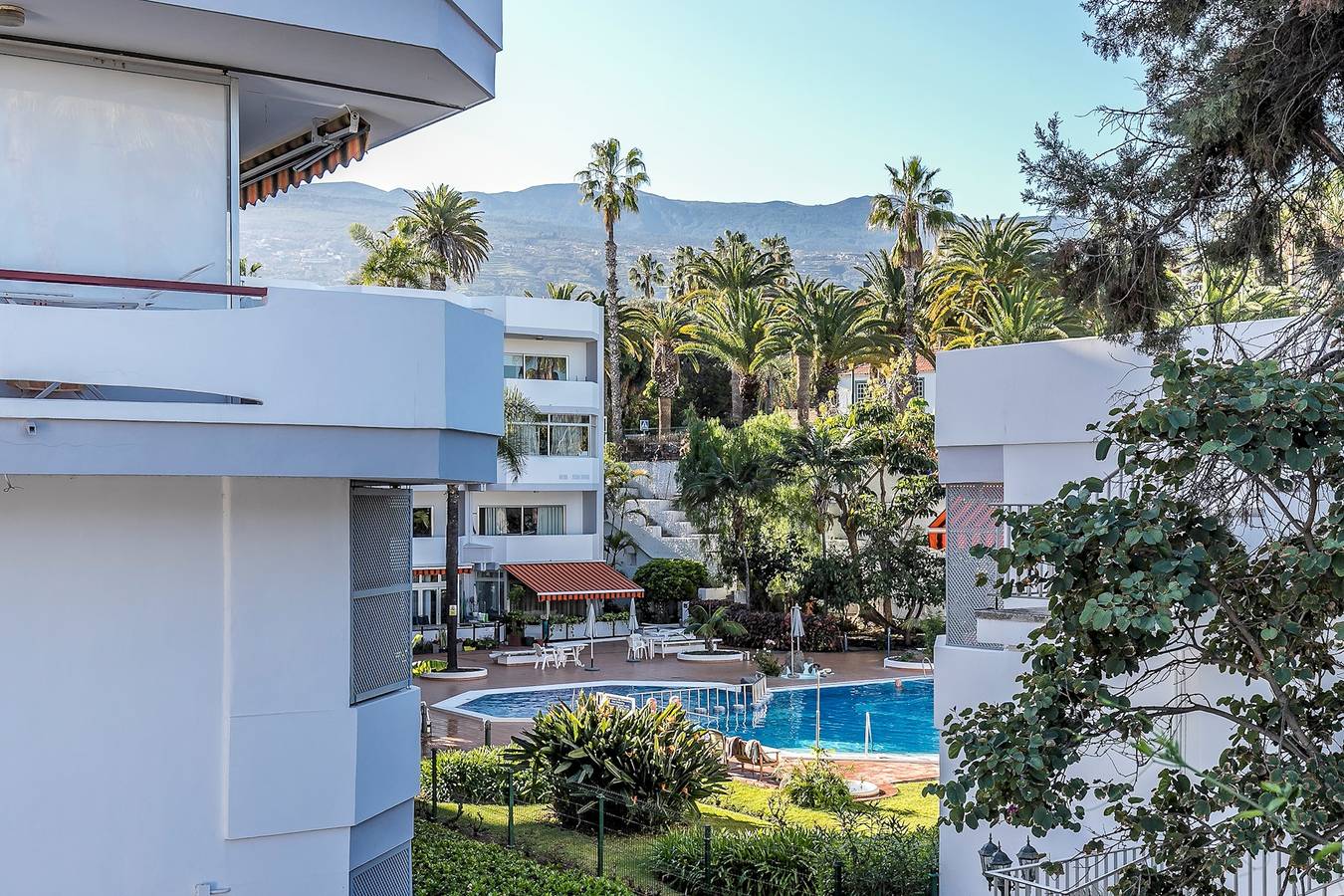 Appartement entier, Charming Apt Puerto Cruz, Terrace & Pool Access in Puerto de la Cruz, Tenerife du Nord