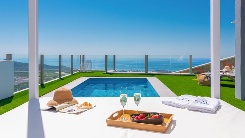 Finca für 2 Personen, mit Balkon/Terrasse und Pool in Torrox