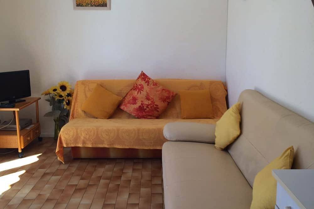 Familienfreundliche Villa 10 Minuten zu Fuß zum Strand. Pool in der Residenz in Cap d'Agde, Agde