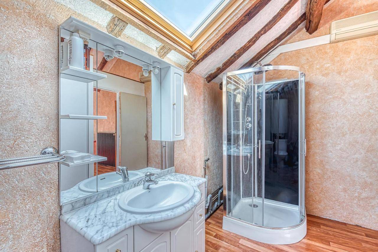 Appartement entier, One-Bedroom Apartment in Bouchemaine, Région d'Angers