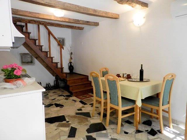 Ferienhaus für 6 Personen, mit Ausblick und Garten sowie Terrasse in Kroatien - 4
