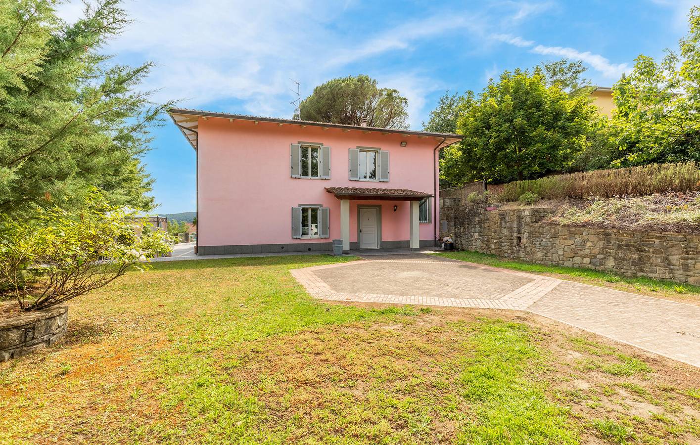 Capolona Oasis - Wohnung 1km zum Stadtzentrum mit Pool & Garten in Capolona, Casentino