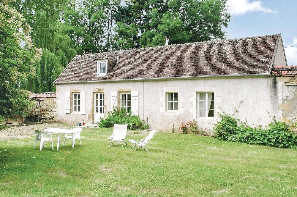 Maison confortable à St. Jean Aux. in Saint-Jean-aux-Amognes, Nièvre