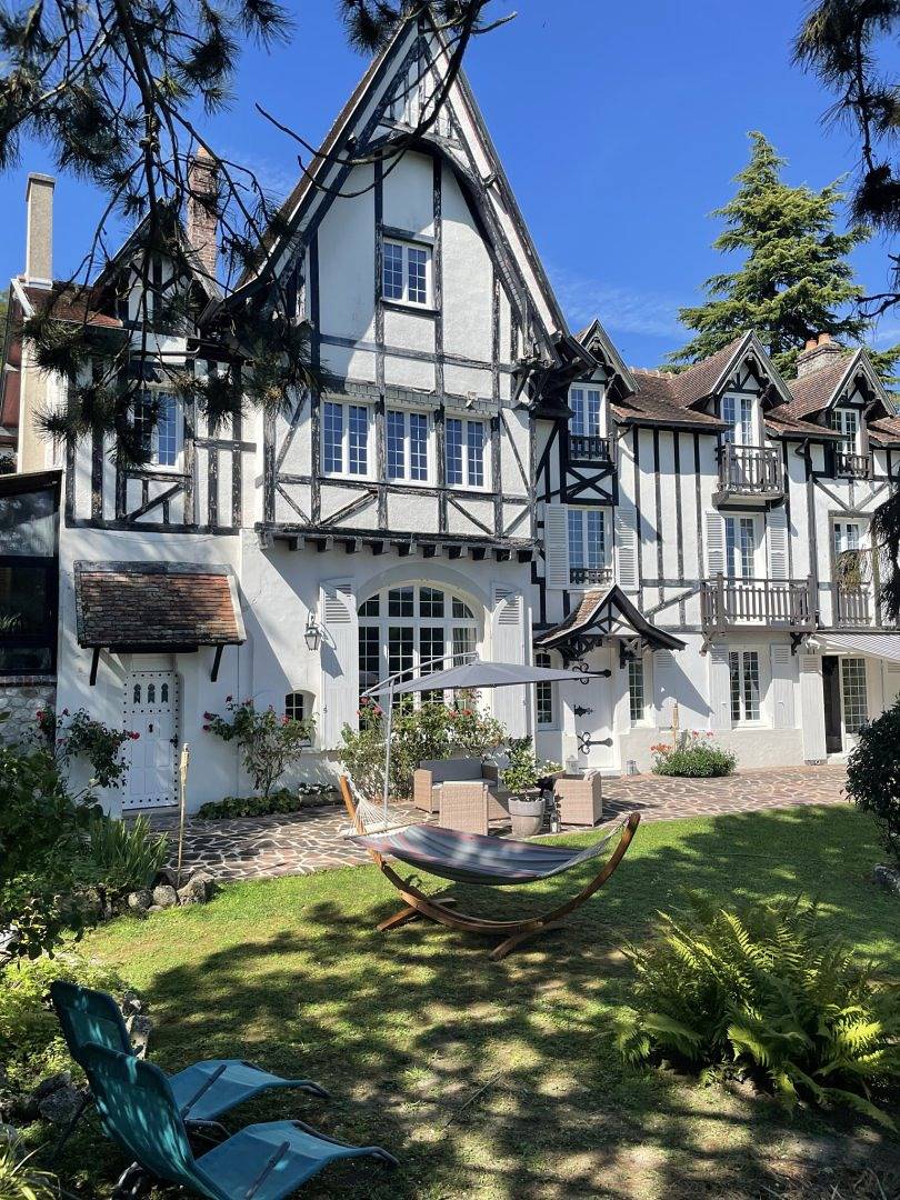 Chambres d'hôtes - Le Manoir de Sainte-Aulde, proche Disney - Chambre 1 : Jeanne Lariviere in Sainte-Aulde, Seine-et-Marne