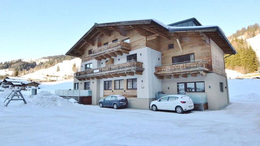 Hütte für 11 Personen, mit Sauna und Balkon in Saalbach