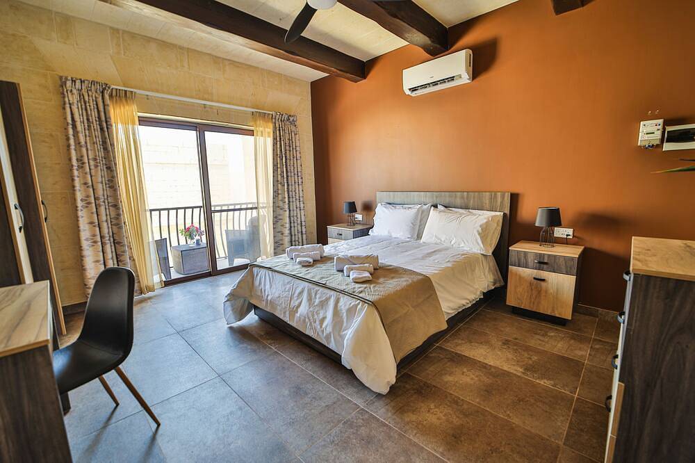 Charming Ghajnsielem Guest House, Steps away from Mgarr Harbor in Għajnsielem, Gozo